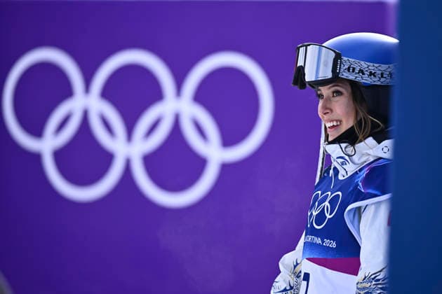 (260209) -- LIVIGNO, Feb. 9, 2026 -- Gu Ailing of China reacts during the freestyle skiing women s freeski slopestyle final at the Milan-Cortina 2026 Olympic Winter games, Winterspiele,Spiele, Summer games in Livigno, Italy, Feb. 9, 2026. ) (MICO2026)ITALY-LIVIGNO-OLYMPIC WINTER GAMES-FREESTYLE SKIING-WOMEN S FREESKI SLOPESTYLE-FINAL ZhangxHongxiang 