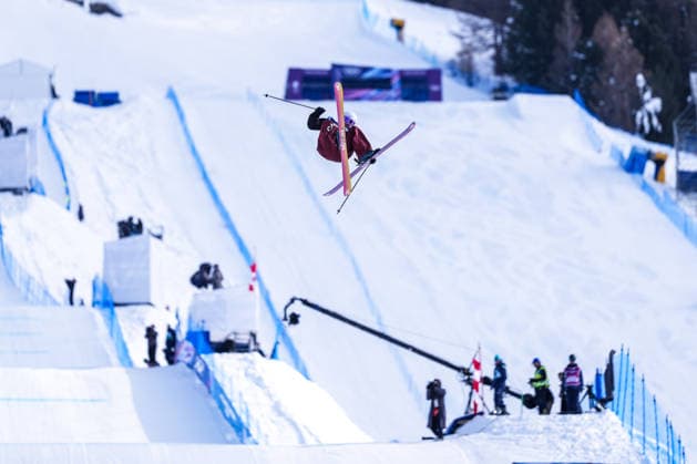 09 02 2026, Livigno, Snow Park, Winter Olympics: Women s Freeski Slopestyle Final, 26 Naomi Urness (Canada) Livigno Snow Park Lombardy Italy *** 09 02 2026, Livigno, Snow Park, Winter Olympics Women s Freeski Slopestyle Final, 26 Naomi Urness Canada Livigno Snow Park Lombardy Italy Copyright: xJustPictures.ch JarixPestelaccix jp-en-JaPe-DSC08084-20260209
