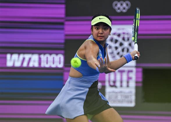 Qatar TotalEnergies Open 2026 - Day Two DOHA, QATAR FEBRUARY 9: Alexandra Eala of the Philippines in action against Tereza Valentova of the Czech Republic in the first round on Day Two of the Qatar TotalEnergies Open, part of the Hologic WTA, Tennis Damen Tour at the Khalifa International Tennis and Squash Complex on February 9, 2026 in Doha, Qatar. Doha Qatar  Copyright: xArturxWidakx originalFilename:widak-qatartot260209_npv7G.jpg