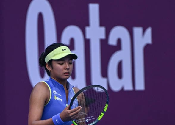 Qatar TotalEnergies Open 2026 - Day Two DOHA, QATAR FEBRUARY 9: Alexandra Eala of the Philippines in action against Tereza Valentova of the Czech Republic in the first round on Day Two of the Qatar TotalEnergies Open, part of the Hologic WTA, Tennis Damen Tour at the Khalifa International Tennis and Squash Complex on February 9, 2026 in Doha, Qatar. Doha Qatar  Copyright: xArturxWidakx originalFilename:widak-qatartot260209_npEAg.jpg