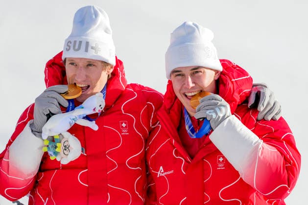 Winter Olympics in Milan Cortina 2026 Bormio, Italy 20260209. Gold medalist Tanguy Nef and Franjo von Allmen from Switzerland on the podium after the men s alpine downhill slalom team competition during the Winter Olympics in Milan Cortina 2026. Photo: Cornelius Poppe NTB Bormio Italy EDITORIAL USE ONLY. RESTRICTED USE FOR BETTING COMPANIES Ref:_SPOj14nPemNTyM.jpg *** Winter Olympics in Milan Cortina 2026 Bormio, Italy 20260209 Gold medalist Tanguy Nef and Franjo von Allmen from Switzerland on the podium after the men s alpine downhill slalom team competition during the Winter Olympics in Milan Cortina 2026 Photo Cornelius Poppe NTB Bormio Italy EDITORIAL USE ONLY RESTRICTED USE FOR BETTING COMPANIES  Copyright: xCorneliusxPoppex xNTBx