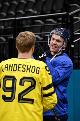 260209 Gabriel Landeskog of Sweden and Mikko Rantanen of Finland at an Ice hockey, Eishockey practice session during day 3 of the 2026 Winter Olympics on February 9, 2026 in Milan. Photo: Carl Sandin BILDBYRAN kod CS CS0865 ishockey ice hockey Olympic Games, Olympische Spiele, Olympia, OS olympics winter olympics os ol olympiska spel vinter-os olympiske leker milano cortina 2026 milan cortina 2026 milano cortina 2026 olympic games milano cortina 2026 winter olympic games milano cortina-os milano cortina-ol vinter-ol 3 bbeng sverige sweden *** 260209 Gabriel Landeskog of Sweden and Mikko Rantanen of Finland at an ice hockey practice session during day 3 of the 2026 Winter Olympics on February 9, 2026 in Milan Photo Carl Sandin BILDBYRAN kod CS CS0865 ishockey ice hockey olympic games olympics winter olympics os ol olympiska spel vinter os olympiske leker milano cortina 2026 milan cortina 2026 milano cortina 2026 olympic games milano cortina 2026 winter olympic games milano cortina os milano cortina ol vinter ol 3 bbeng sverige sweden  Copyright: CARLxSANDIN BB260209CS074