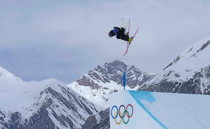 Mathilde Gremaud of Switzerland competes in the Women s Freestyle Skiing Slopestyle final at the Milano Cortina 2026 Winter Olympic Games, Olympische Spiele, Olympia, OS in Livigno, Italy, on Monday, February 9, 2026. Mathilde Gremaud of Switzerland won the gold medal, Eileen Gu of the People s Republic of China won the silver medal and Megan Oldham of Canada won the bronze medal.  OLY20260209826 BOBxSTRONG