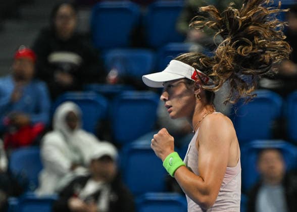 Qatar TotalEnergies Open 2026 - Day Two DOHA, QATAR FEBRUARY 9: Zeynep Sonmez of Turkey competes against Maria Sakkari of Greece in the first round on Day Two of the Qatar TotalEnergies Open, part of the Hologic WTA, Tennis Damen Tour, at the Khalifa International Tennis and Squash Complex on February 9, 2026 in Doha, Qatar. Doha Qatar  Copyright: xArturxWidakx originalFilename:widak-qatartot260209_npgHC.jpg