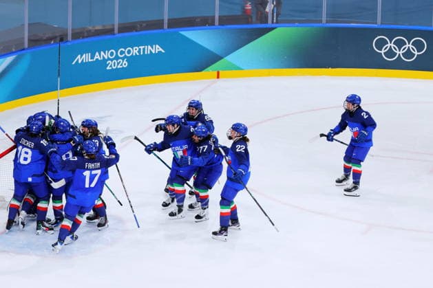 Italy team group, Mannschaftsbild, Totale (ITA), FEBRUARY 9, 2026 - Ice hockey, Eishockey : Women s Preliminary Round - Group B match between Japan and Italy during the Milano Cortina 2026 Olympic Winter games, Winterspiele,Spiele, Summer games at Milano Rho Ice Hockey Arena in Milan, Italy. Noxthirdxpartyxsales  aflo_319094428