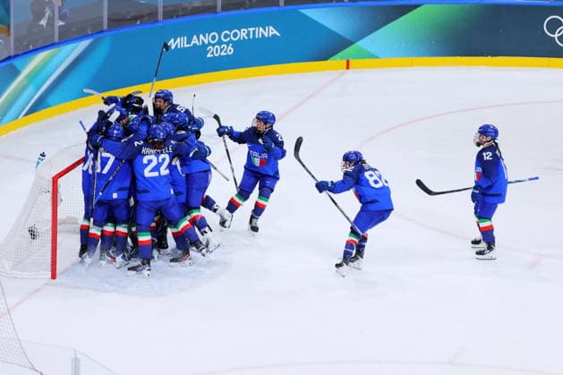 Italy team group, Mannschaftsbild, Totale (ITA), FEBRUARY 9, 2026 - Ice hockey, Eishockey : Women s Preliminary Round - Group B match between Japan and Italy during the Milano Cortina 2026 Olympic Winter games, Winterspiele,Spiele, Summer games at Milano Rho Ice Hockey Arena in Milan, Italy. Noxthirdxpartyxsales  aflo_319094429