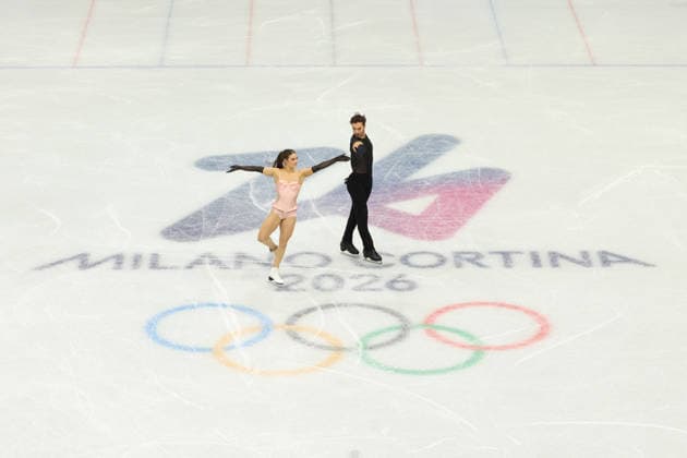 February 9, 2026, Milan, Lombardy, Italy: LAURENCE FOURNIER BEAUDRY and GUILLAUME CIZERON of France practice their Ice Dance Rhythm Dance of the Figure skating, Eiskunstlauf Team Event at the Milano Cortina 2026 Winter Olympic Games, Olympische Spiele, Olympia, OS Milan Italy - ZUMAc179 20260209_oly_c179_001 Copyright: xMickaelxChavetx