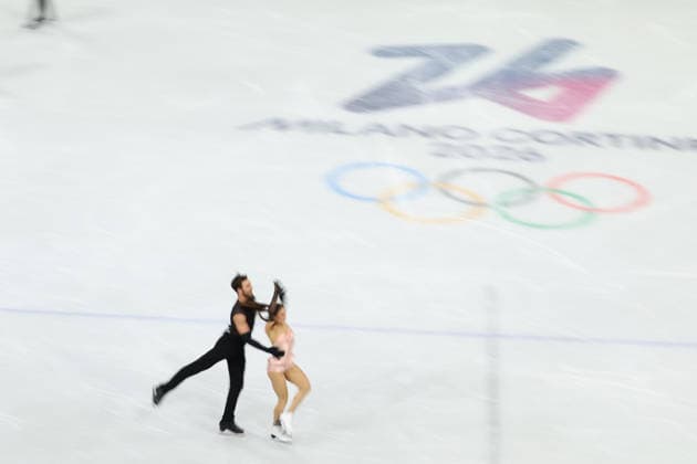 February 9, 2026, Milan, Lombardy, Italy: LAURENCE FOURNIER BEAUDRY and GUILLAUME CIZERON of France practice their Ice Dance Rhythm Dance of the Figure skating, Eiskunstlauf Team Event at the Milano Cortina 2026 Winter Olympic Games, Olympische Spiele, Olympia, OS Milan Italy - ZUMAc179 20260209_oly_c179_024 Copyright: xMickaelxChavetx