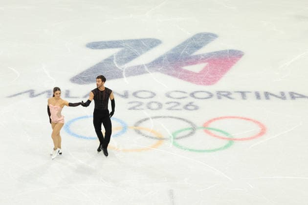 February 9, 2026, Milan, Lombardy, Italy: LAURENCE FOURNIER BEAUDRY and GUILLAUME CIZERON of France practice their Ice Dance Rhythm Dance of the Figure skating, Eiskunstlauf Team Event at the Milano Cortina 2026 Winter Olympic Games, Olympische Spiele, Olympia, OS Milan Italy - ZUMAc179 20260209_oly_c179_025 Copyright: xMickaelxChavetx