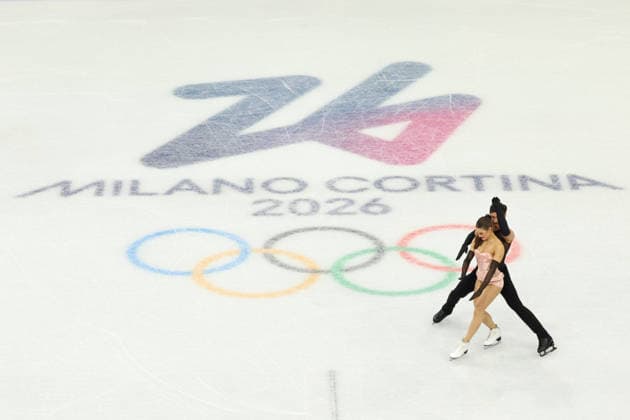 February 9, 2026, Milan, Lombardy, Italy: LAURENCE FOURNIER BEAUDRY and GUILLAUME CIZERON of France practice their Ice Dance Rhythm Dance of the Figure skating, Eiskunstlauf Team Event at the Milano Cortina 2026 Winter Olympic Games, Olympische Spiele, Olympia, OS Olympics 2026: Milano Cortina: Figure Skating Ice Dance Rhythm Dance  - ZUMAc179 20260209_oly_c179_038 Copyright: xMickaelxChavetx