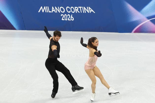 February 9, 2026, Milan, Lombardy, Italy: LAURENCE FOURNIER BEAUDRY and GUILLAUME CIZERON of France practice their Ice Dance Rhythm Dance of the Figure skating, Eiskunstlauf Team Event at the Milano Cortina 2026 Winter Olympic Games, Olympische Spiele, Olympia, OS Milan Italy - ZUMAc179 20260209_oly_c179_032 Copyright: xMickaelxChavetx