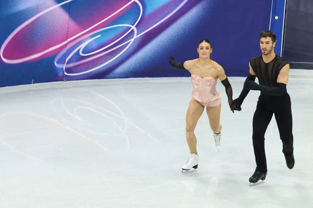 February 9, 2026, Milan, Lombardy, Italy: LAURENCE FOURNIER BEAUDRY and GUILLAUME CIZERON of France practice their Ice Dance Rhythm Dance of the Figure skating, Eiskunstlauf Team Event at the Milano Cortina 2026 Winter Olympic Games, Olympische Spiele, Olympia, OS Milan Italy - ZUMAc179 20260209_oly_c179_050 Copyright: xMickaelxChavetx