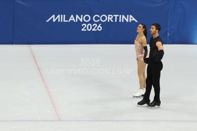 February 9, 2026, Milan, Lombardy, Italy: Ice Dance Rhythm Dance of the Figure skating, Eiskunstlauf Team Event at the Milano Cortina 2026 Winter Olympic Games, Olympische Spiele, Olympia, OS Olympics 2026: Milano Cortina: Figure Skating Ice Dance Rhythm Dance  - ZUMAc179 20260209_oly_c179_059 Copyright: xMickaelxChavetx