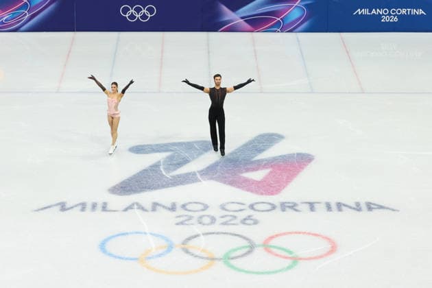 February 9, 2026, Milan, Lombardy, Italy: LAURENCE FOURNIER BEAUDRY and GUILLAUME CIZERON of France practice their Ice Dance Rhythm Dance of the Figure skating, Eiskunstlauf Team Event at the Milano Cortina 2026 Winter Olympic Games, Olympische Spiele, Olympia, OS Olympics 2026: Milano Cortina: Figure Skating Ice Dance Rhythm Dance  - ZUMAc179 20260209_oly_c179_066 Copyright: xMickaelxChavetx