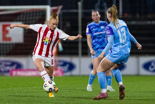 Google Pixel Women Bundesliga 1 FC Köln SGS Essen 09 02 2026 Laura Vogt 1 FC Köln, 8 , Maike Berentzen SGS Essen, 13 on matchday 17 of the Google Pixel Women Bundesliga in the match between 1 FC Köln and SGS Essen on 09 02 2026 at Franz Kremer Stadion in Cologne Copyright: xBEAUTIFULxSPORTS Meuselx