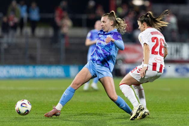 Google Pixel Women Bundesliga 1 FC Köln SGS Essen 09 02 2026 Maike Berentzen SGS Essen, 13 , Martyna Wiankowska 1 FC Köln, 26 on matchday 17 of the Google Pixel Women Bundesliga in the match between 1 FC Köln and SGS Essen on 09 02 2026 at Franz Kremer Stadion in Cologne Copyright: xBEAUTIFULxSPORTS Meuselx