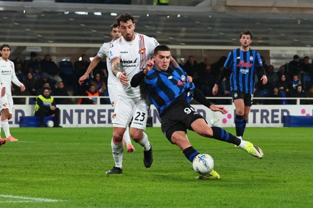 February 9, 2026, Bergamo, Lombardia: Atalanta s Gianluca Scamacca scores the goal 1-0 during the Italian Serie A soccer match Atalanta BC vs US Cremonese at the New Balance Arena in Bergamo, Italy, 9 February 2026..ANSA MICHELE MARAVIGLIA. Soccer: Serie A; Atalanta-Cremonsese  - ZUMAa110 20260209_zaf_a110_028 Copyright: xMichelexMaravigliax
