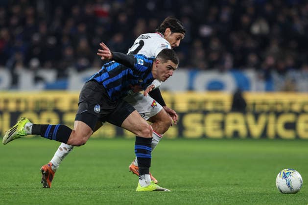 Cremonese s Youssef Maleh Atalanta s Nikola Krstovic during the Serie A soccer match between A.C Atalanta B.C. and Cremoese at the New Balance Arena in Bergamo, Italy - Monday, February 9, 2026. - Soccer .  Copyright: xStefanoxNicoli LaPressex