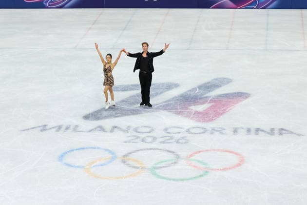 February 9, 2026, Milan, Lombardy, Italy: MADISON CHOCK and EVAN BATES of USA in the Ice Dance Rhythm Dance of the Figure skating, Eiskunstlauf Team Event at the Milano Cortina 2026 Winter Olympic Games, Olympische Spiele, Olympia, OS Milan Italy - ZUMAc179 20260209_oly_c179_072 Copyright: xMickaelxChavetx