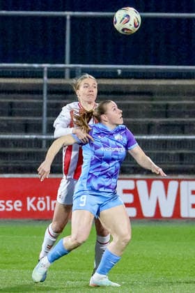 09 02 2026, xsscx, Frauen Fussball, 1 FC Koeln SGS Essen, 1 Fussball Bundesliga, 17 Spieltag, Franz Kremer Stadion, Saison 2025 2026 Anna Lena Stolze 1 FC Koeln 7 im Zweikampf gegen Ramona Maier SGS Essen 9 DFB regulations prohibit any use of photographs as image sequences and or quasi video Photo xSandraxScherningxPressefotoKochx Nordrhein Westfalen Germany