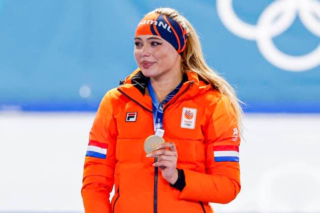 winner Jutta Leerdam of the Netherlands smiling during the medal ceremony after Women 1000m, Milano Cortina 2026 Winter Olympics: Day 3, Speed skating, Eisschnelllauf - Milano Cortina 2026 Winter Olympics: Day 3, Milano Speed Skating Stadium, February 9, 2026, Milan, Italy.