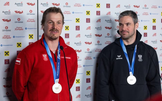 OLYMPICS - Winter Olympic Games, Olympische Spiele, Olympia, OS Milano Cortina 2026 BORMIO,ITALY,09.FEB.26 - OLYMPICS, ALPINE SKIING - Winter Olympic Games Milano Cortina 2026, team combined, downhill, men, press conference, PK, Pressekonferenz Ski Austria. Image shows Manuel Feller and Vincent Kriechmayr (AUT). Keywords: medals.  GEPAxpictures xHaraldxSteiner