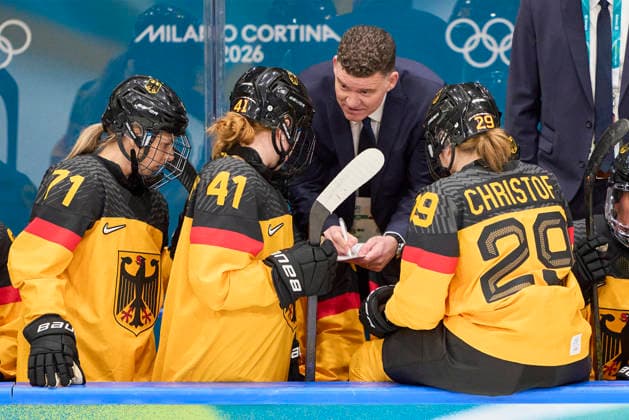 Headcoach Jeff MacLeod of Germany Anne Bartsch of Germany Mathilda Heine of Germany Nina Christof of Germany at the preliminary women Ice hockey, Eishockey match Group B Germany - France of the Milano Cortina 2026 Winter Olympic Games, Olympische Spiele, Olympia, OS at Milano Rho Ice Hockey Arena on February 9, 2026 in Milan, Italy.