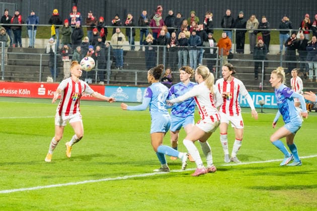 Germany Google Pixel Womens Bundesliga 2025 26 1 FC Köln vs SGS Essen, 17 Matchday 09 02 2026 Franz Kremer Stadion NRW Sandra Jessen 1 FC Köln, 6 Vanessa F rst SGS Essn, 8 Copyright: xOrhanxHabashx
