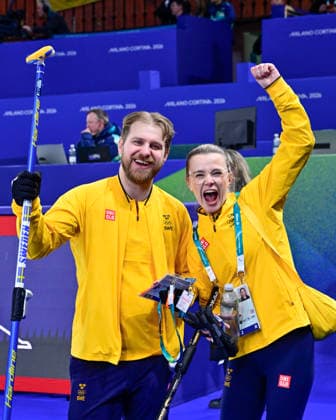 CORTINA, ITALY 20260209 Sweden s Isabella Wrana and Rasmus Wrana in the semi-final of mixed curling against Great Britain in Cortina. *** The image is included in the SPORTS PACKAGE. For others PAYMENT IMAGE ** CORTINA ITALY x10030x *** CORTINA, ITALY 20260209 Swedens Isabella Wrana and Rasmus Wrana in the semi final of mixed curling against Great Britain in Cortina The image is included in the SPORTS PACKAGE For others PAYMENT IMAGE CORTINA ITALY x10030x  Copyright: xJonasxEkströmer TTx OLYMPICS 2026 MIXED CURLING SEMI-FINALS