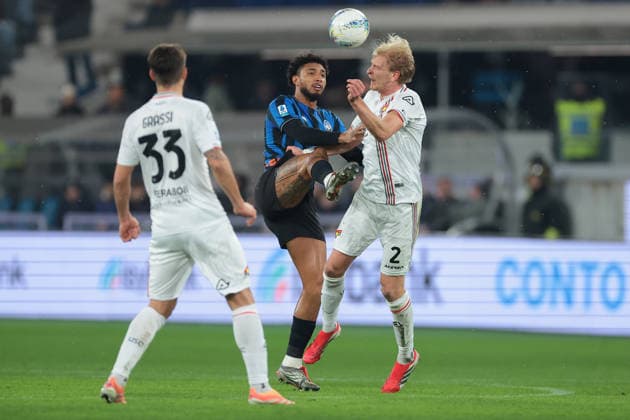 Bergamo, Italy, 9th February 2026. Alberto Grassi of US Cremonese looks on as Ederson of Atalanta challenges Morten Thorsby of US Cremonese during the Atalanta vs US Cremonese Serie A match at New Balance Arena, Bergamo. Picture credit should read: Jonathan Moscrop Sportimage EDITORIAL USE ONLY. No use with unauthorised audio, video, data, fixture lists, club league logos or live services. Online in-match use limited to 120 images, no video emulation. No use in betting, games or single club league player publications. SPI_032_ATALANTA_CREMONESE_ SPI-4501-0032