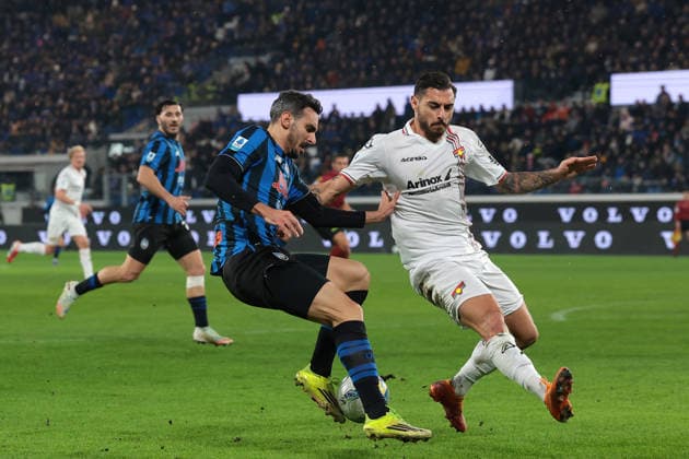 Bergamo, Italy, 9th February 2026. Davide Zappacosta of Atalanta turns inside of Giuseppe Pezzella of US Cremonese before scoring to give the hosts a 2-0 lead during the Atalanta vs US Cremonese Serie A match at New Balance Arena, Bergamo. Picture credit should read: Jonathan Moscrop Sportimage EDITORIAL USE ONLY. No use with unauthorised audio, video, data, fixture lists, club league logos or live services. Online in-match use limited to 120 images, no video emulation. No use in betting, games or single club league player publications. SPI_034_ATALANTA_CREMONESE_ SPI-4501-0034