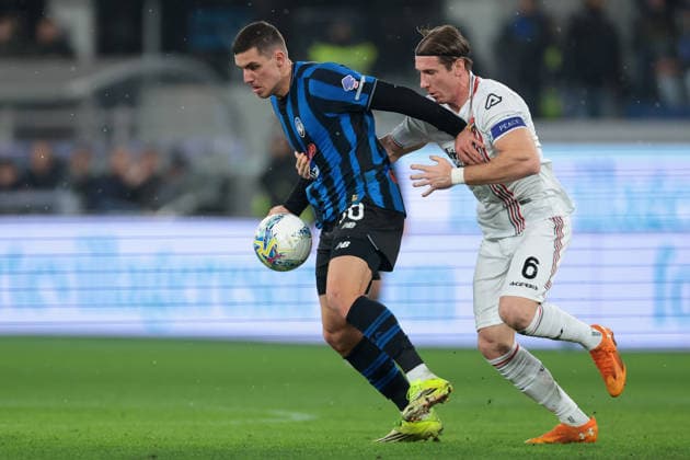 Bergamo, Italy, 9th February 2026. Federico Baschirotto of US Cremonese battles for possession with Nikola Krstovic of Atalanta during the Atalanta vs US Cremonese Serie A match at New Balance Arena, Bergamo. Picture credit should read: Jonathan Moscrop Sportimage EDITORIAL USE ONLY. No use with unauthorised audio, video, data, fixture lists, club league logos or live services. Online in-match use limited to 120 images, no video emulation. No use in betting, games or single club league player publications. SPI_047_ATALANTA_CREMONESE_ SPI-4501-0047