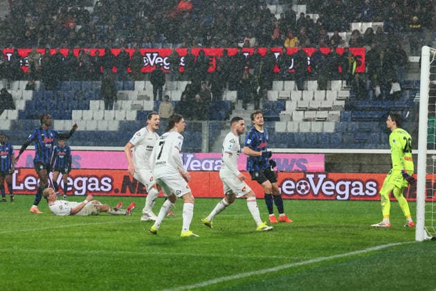 February 9, 2026, Bergamo, Lombardia: Cremonese s Morten Thorsby scores the goal 2-1 during the Italian Serie A soccer match Atalanta BC vs US Cremonese at the New Balance Arena in Bergamo, Italy, 9 February 2026..ANSA MICHELE MARAVIGLIA. Soccer: Serie A; Atalanta-Cremonsese  - ZUMAa110 20260209_zaf_a110_041 Copyright: xMichelexMaravigliax