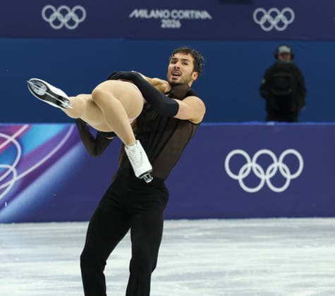 February 9, 2026, Milan, Lombardy, Italy: LAURENCE FOURNIER BEAUDRY and GUILLAUME CIZERON of France perform their Ice Dance Rhythm Dance of the Figure skating, Eiskunstlauf Team Event at the Milano Cortina 2026 Winter Olympic Games, Olympische Spiele, Olympia, OS Milan Italy - ZUMAc179 20260209_oly_c179_098 Copyright: xMickaelxChavetx