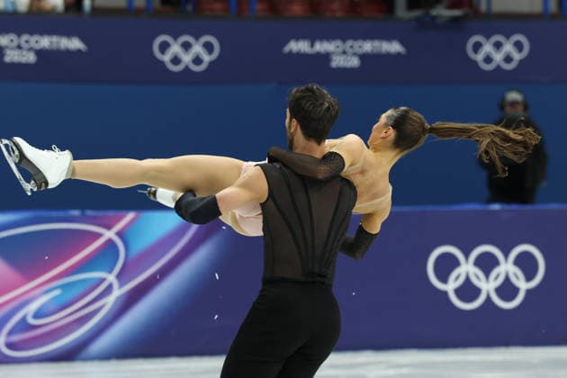 February 9, 2026, Milan, Lombardy, Italy: LAURENCE FOURNIER BEAUDRY and GUILLAUME CIZERON of France perform their Ice Dance Rhythm Dance of the Figure skating, Eiskunstlauf Team Event at the Milano Cortina 2026 Winter Olympic Games, Olympische Spiele, Olympia, OS Milan Italy - ZUMAc179 20260209_oly_c179_100 Copyright: xMickaelxChavetx