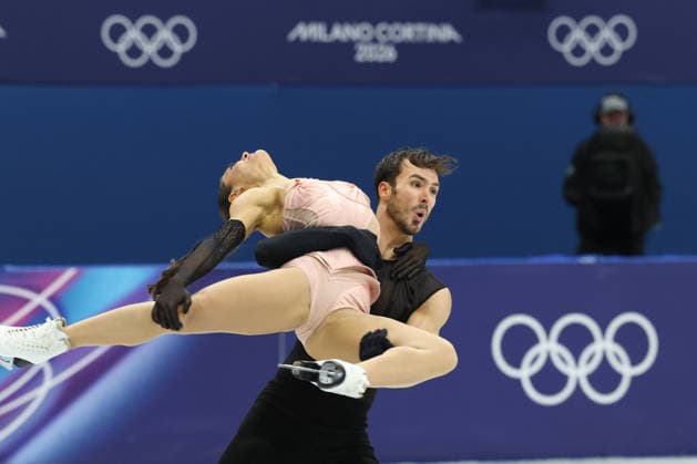 February 9, 2026, Milan, Lombardy, Italy: LAURENCE FOURNIER BEAUDRY and GUILLAUME CIZERON of France perform their Ice Dance Rhythm Dance of the Figure skating, Eiskunstlauf Team Event at the Milano Cortina 2026 Winter Olympic Games, Olympische Spiele, Olympia, OS Milan Italy - ZUMAc179 20260209_oly_c179_102 Copyright: xMickaelxChavetx