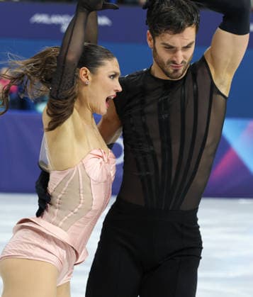February 9, 2026, Milan, Lombardy, Italy: LAURENCE FOURNIER BEAUDRY and GUILLAUME CIZERON of France perform their Ice Dance Rhythm Dance of the Figure skating, Eiskunstlauf Team Event at the Milano Cortina 2026 Winter Olympic Games, Olympische Spiele, Olympia, OS Milan Italy - ZUMAc179 20260209_oly_c179_109 Copyright: xMickaelxChavetx