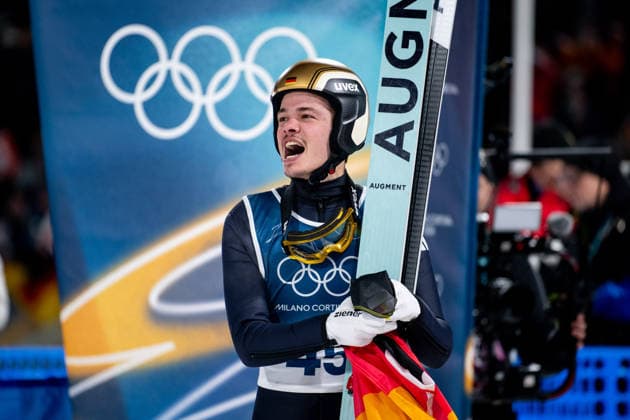 RAIMUND Philipp (Deutschland) jubelt im Ziel ueber den Sprung zu Sieg und Gold Medaille, ITA, Olympische Spiele Milano Cortina 2026, Olympia, Skispringen, Normalschanze Einzel Herren, 09.02.2026 ITA, Olympische Spiele Milano Cortina 2026, Olympia, Skispringen, Normalschanze Einzel Herren, 09.02.2026 Predazzo *** RAIMUND Philipp Germany cheers at the finish line after jumping to victory and gold medal, ITA, Olympic Games Milano Cortina 2026, Olympic Games, Ski Jumping, Normal Hill Individual Men, 09 02 2026 ITA, Olympic Games Milano Cortina 2026, Olympic Games, Ski Jumping, Normal Hill Individual Men, 09 02 2026 Predazzo Copyright: xEibner-Pressefoto Memmlerx EP_MMR