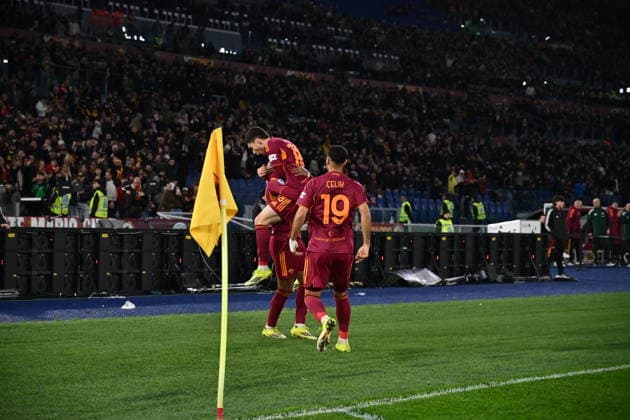 Donyell Malen of A.S. Roma celebrates after scoring the goal of 1-0 during the 24th day of the Serie A Championship between A.S. Roma and Cagliari Calcio at the Olympic Stadium on February 9, 2026 in Rome, Italy.  Copyright: xDomenicoxCippitelli IPAxSportx xipa-agency.netx xx IPA_71194639 IPA_Agency_IPA71194639
