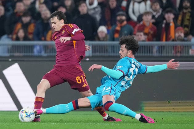 Roma™s Niccolo Pisilli Cagliari s Ze Pedro during the Serie A EniLive soccer match between Roma and Cagliari at the Rome s Olympic stadium, Italy - Friday February 9, 2026 - Soccer ( Photo by Alfredo Falcone LaPresse )  Copyright: xAlfredoxFalcone LaPressex