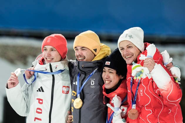 Winter Olympics in Milan Cortina 2026 Val di Fiemme 20260209. Gold medalist Philipp Raimund from Germany (in the lead), silver medalist Kacper Tomasiak from Poland, and bronze medalists Ren Nikaido from Japan and Gregor Deschwanden from Switzerland during the medal ceremony for the men s individual normal hill at the Predazzo Ski jumping, Skispringen, Ski, nordisch Stadium during the Winter Olympics in Milano Cortina 2026. Photo: Terje Pedersen NTB Val di Fiemme Norway EDITORIAL USE ONLY. RESTRICTED USE FOR BETTING COMPANIES Ref:_SPOccfkd0Ujnyo.jpg *** Winter Olympics in Milan Cortina 2026 Val di Fiemme 20260209 Gold medalist Philipp Raimund from Germany in the lead , silver medalist Kacper Tomasiak from Poland, and bronze medalists Ren Nikaido from Japan and Gregor Deschwanden from Switzerland during the medal ceremony for the men s individual normal hill at the Predazzo Ski Jumping Stadium during the Winter Olympics in Milano Cortina 2026 Photo Terje Pedersen NTB Val di Fiemme Norway EDITORIAL USE ONLY RESTRICTED USE FOR BETTING COMPANIES  Copyright: xTerjexPedersenx xNTBx