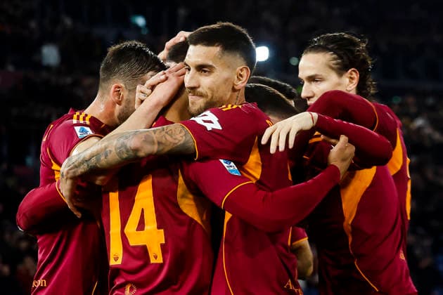 February 9, 2026, Rome, ITALIA ROMA: Roma™s Donyell Malen (L) jubilates with his teammates after scoring the 1-0 goal during the Italian Serie A soccer match AS Roma vs Cagliari Calcio at the Olimpico stadium in Rome, Italy, 09 February 2026. ANSA ANGELO CARCONI. Soccer: Serie A; AS Roma Vs Cagliari Calcio  - ZUMAa110 20260209_zaf_a110_044 Copyright: xAngeloxCarconix