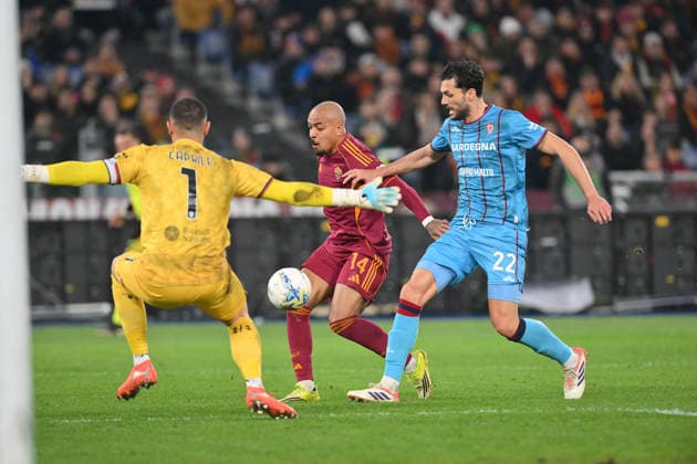 Foto IPP Roberto Ramaccia Roma 9 2 2026 Campionato di Calcio Serie A 2025 2026 Roma vs Cagliari Nella foto Donyell Malen of AS Roma Segna il gol del 1-0 Italy Photo Press - World Copyright Roma italy Italia ITALY  Copyright: xR4924_italyphotopressx