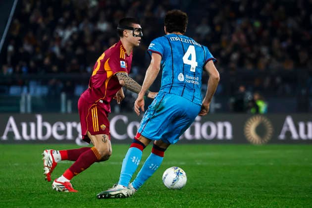 February 9, 2026, Rome, ITALIA ROMA: Roma™s Gianluca Mancini (L) and Cagliari s Luca Mazzitelli (R) in action during the Italian Serie A soccer match AS Roma vs Cagliari Calcio at the Olimpico stadium in Rome, Italy, 09 February 2026. ANSA ANGELO CARCONI. Soccer: Serie A; AS Roma Vs Cagliari Calcio  - ZUMAa110 20260209_zaf_a110_048 Copyright: xAngeloxCarconix