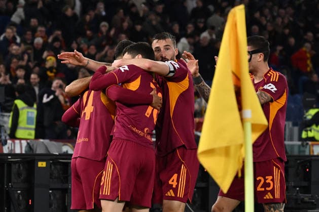 CALCIO - Serie A - AS Roma vs Cagliari Calcio Donyell Malen of A.S. Roma celebrates after scoring the goal of 1-0 during the 24th day of the Serie A Championship between A.S. Roma and Cagliari Calcio at the Olympic Stadium on February 9, 2026 in Rome, Italy. Rome Italy  Copyright: xIPAxSport ABACAx
