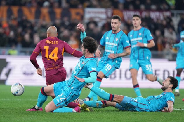 Roma™s Donyell Malen gol during the Serie A EniLive soccer match between Roma and Cagliari at the Rome s Olympic stadium, Italy - Friday February 9, 2026 - Soccer ( Photo by Alfredo Falcone LaPresse )  Copyright: xAlfredoxFalcone LaPressex