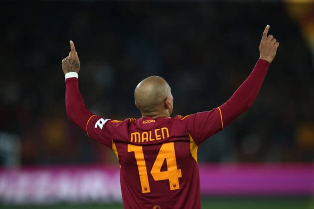 09.02.2026 Roma vs Cagliari (Serie A) Calcio; 24Â° Giornata& xD;Nella foto: Malen dita al cielo& xD;(Foto Gino Mancini)  Copyright: xGinoxMancini IPAxSportx xipa-agency.netx xx IPA_71196121 IPA_Agency_IPA71196121