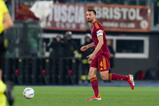AS Roma v Cagliari Calcio - Serie A Enilive Bryan Cristante of AS Roma during the serie Serie A Enilive match between AS Roma and Cagliari Calcio at Stadio Olimpico on Febraury 9, 2026 in Rome, Italy Roma Stadio Olimpico Lazio Italy Copyright: xGiuseppexMaffiax SerieA_Roma-Cagliari_0902202609725