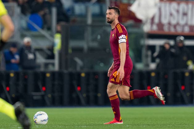 AS Roma v Cagliari Calcio - Serie A Enilive Bryan Cristante of AS Roma during the serie Serie A Enilive match between AS Roma and Cagliari Calcio at Stadio Olimpico on Febraury 9, 2026 in Rome, Italy Roma Stadio Olimpico Lazio Italy Copyright: xGiuseppexMaffiax SerieA_Roma-Cagliari_0902202609736