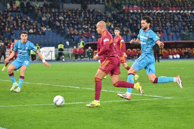 Donyell Malen of AS Roma runs with the ball during the match of 24th day of the Serie A Championship between A.S.Roma and Cagliari at the Olimpico Stadium on Feb 9, 2026 in Rome, Italy. during AS Roma vs Cagliari Calcio, Italian soccer Serie A match in Rome, Italy, February 09 2026  Copyright: xRobertoxRamaccia IPAxSportx xipa-agency.netx xx IPA_71196156 IPA_Agency_IPA71196156